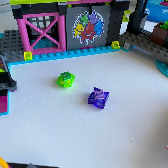 LEGO DC Super Hero Girls Lena Luthor Kryptomite Factory 41238 Building‎ Retired - Picture 3 of 12